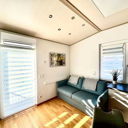 Greenhouse With Aircondition And Garden Daire Klagenfurt am Woerthersee