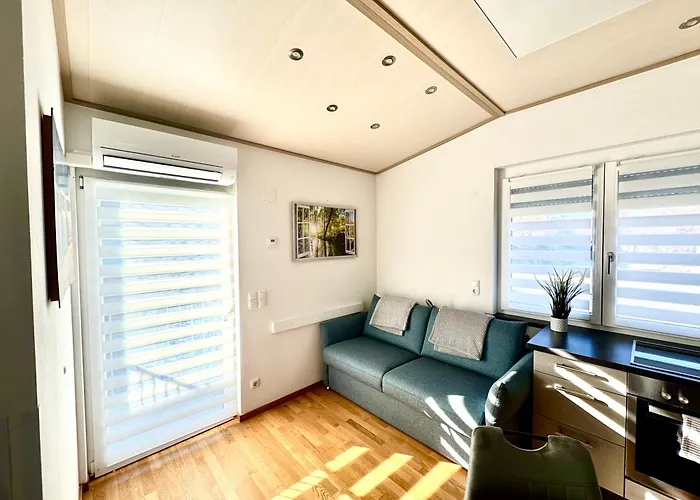 Greenhouse With Aircondition And Garden דירה קלגנפורט