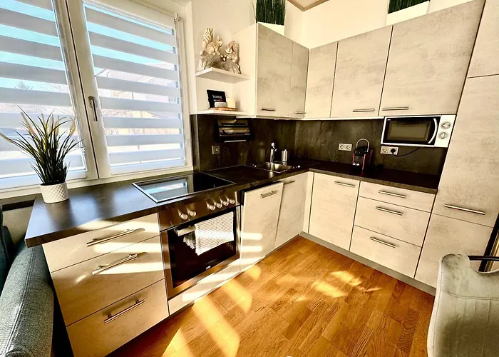 Greenhouse With Aircondition And Garden Apartman